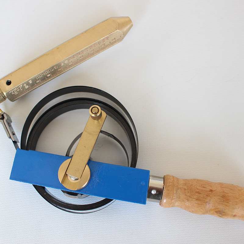 測(cè)深量油尺在檢測(cè)時(shí)要關(guān)注的問(wèn)題